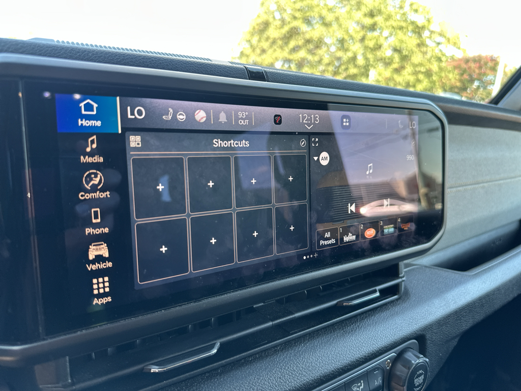 Vehicle photo 22