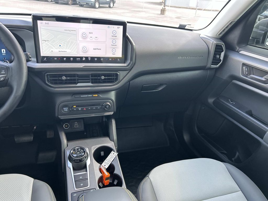 Vehicle photo 22