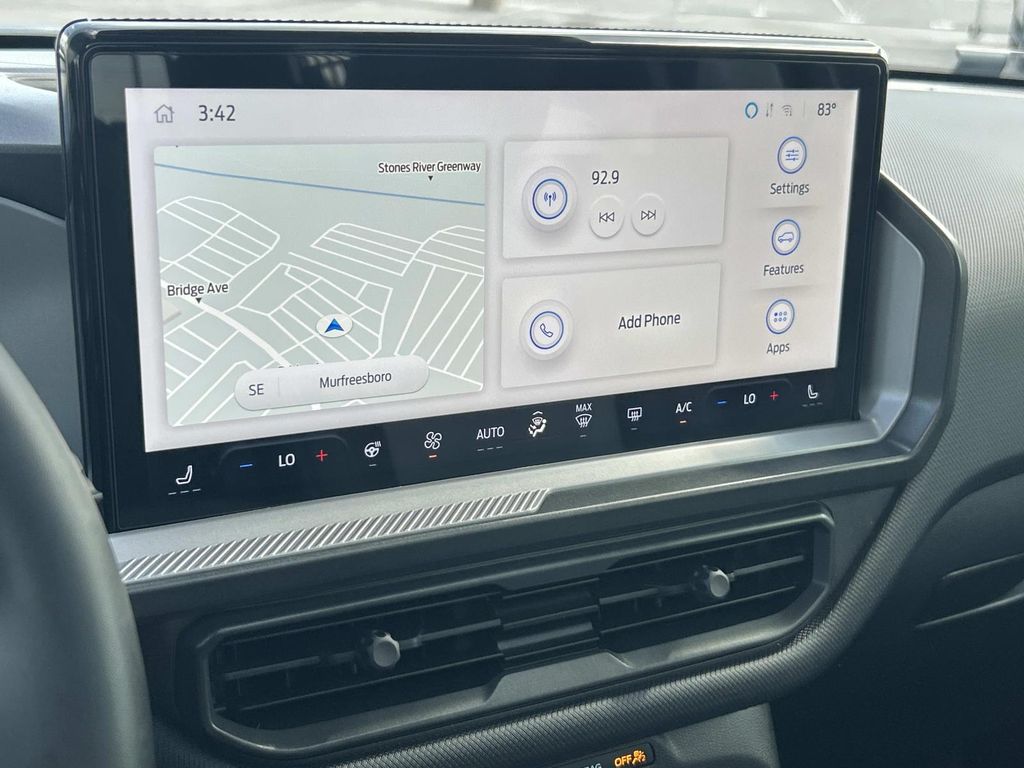 Vehicle photo 33