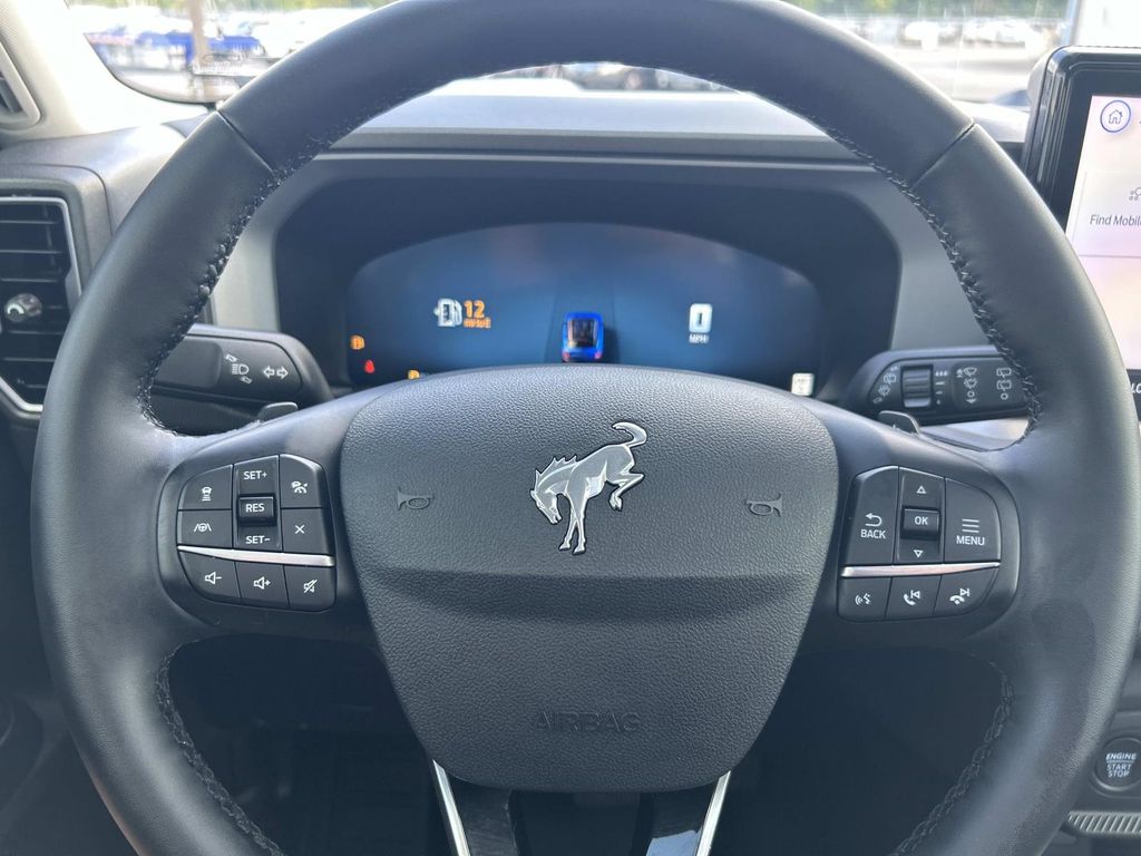 Vehicle photo 41