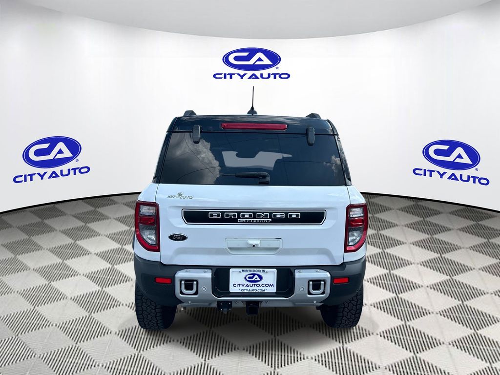 Vehicle photo 4