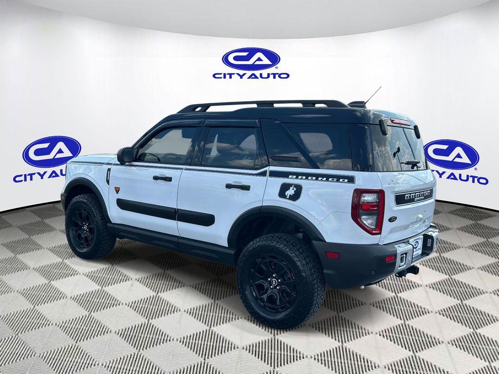 Vehicle photo 5