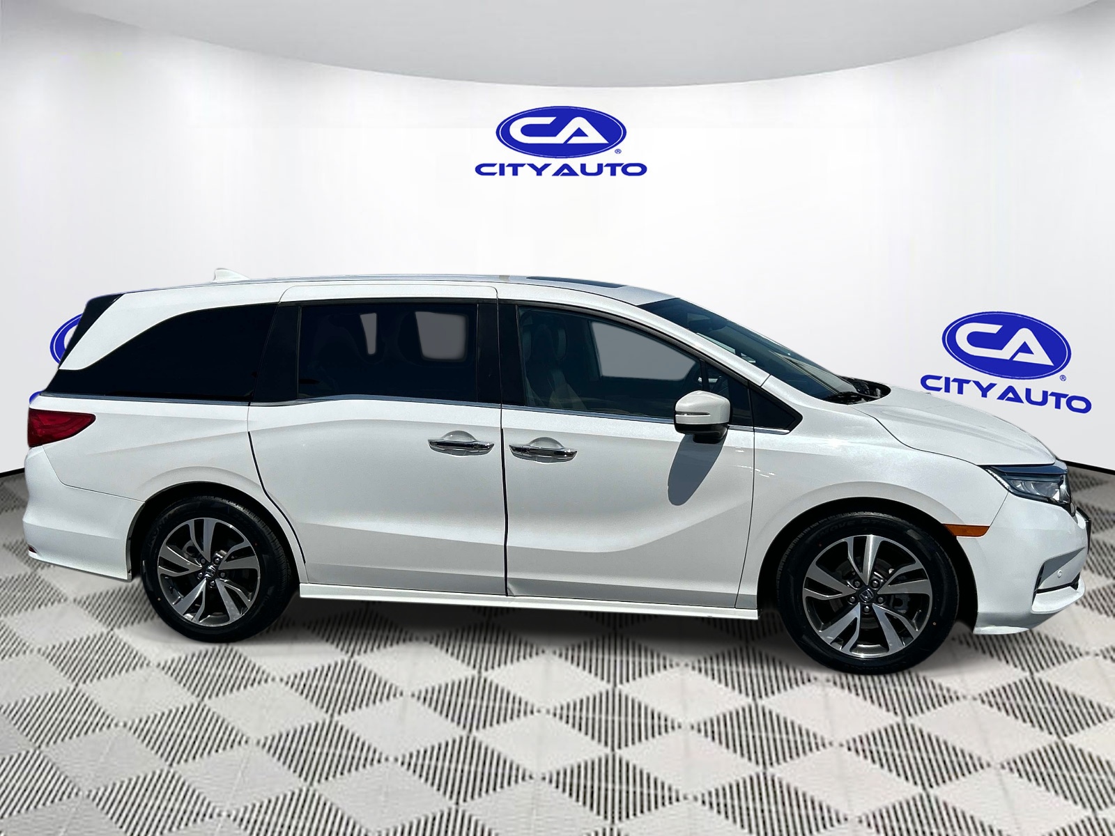 Used 2023 Honda Odyssey Van