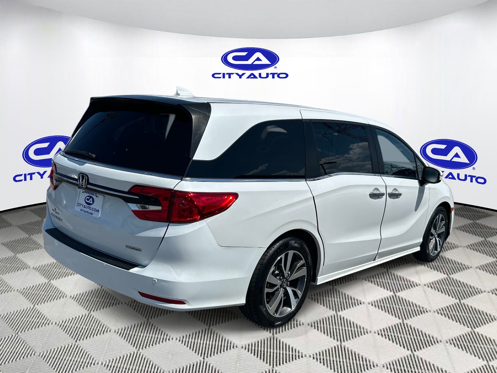 Used 2023 Honda Odyssey Van