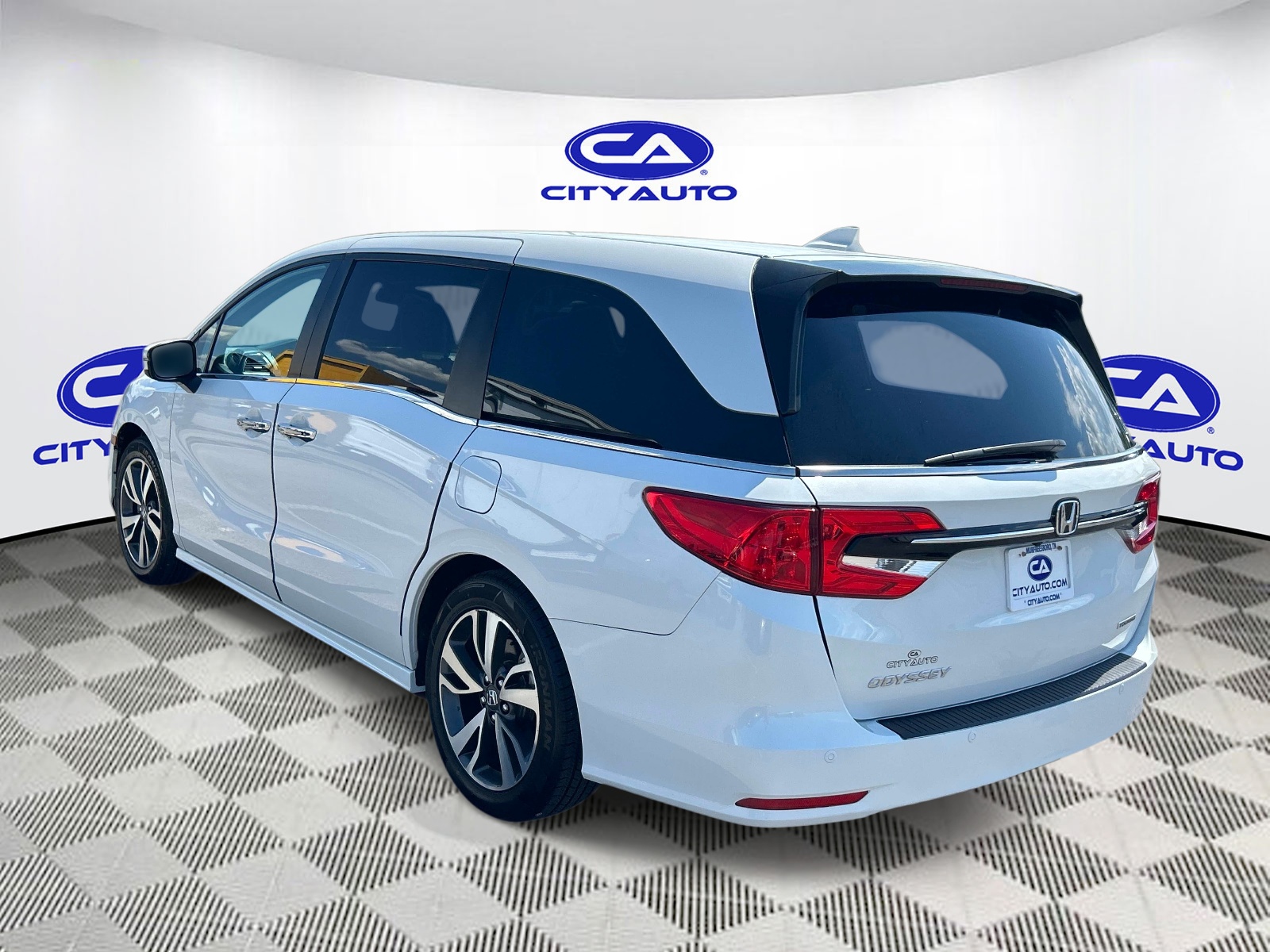 Used 2023 Honda Odyssey Van