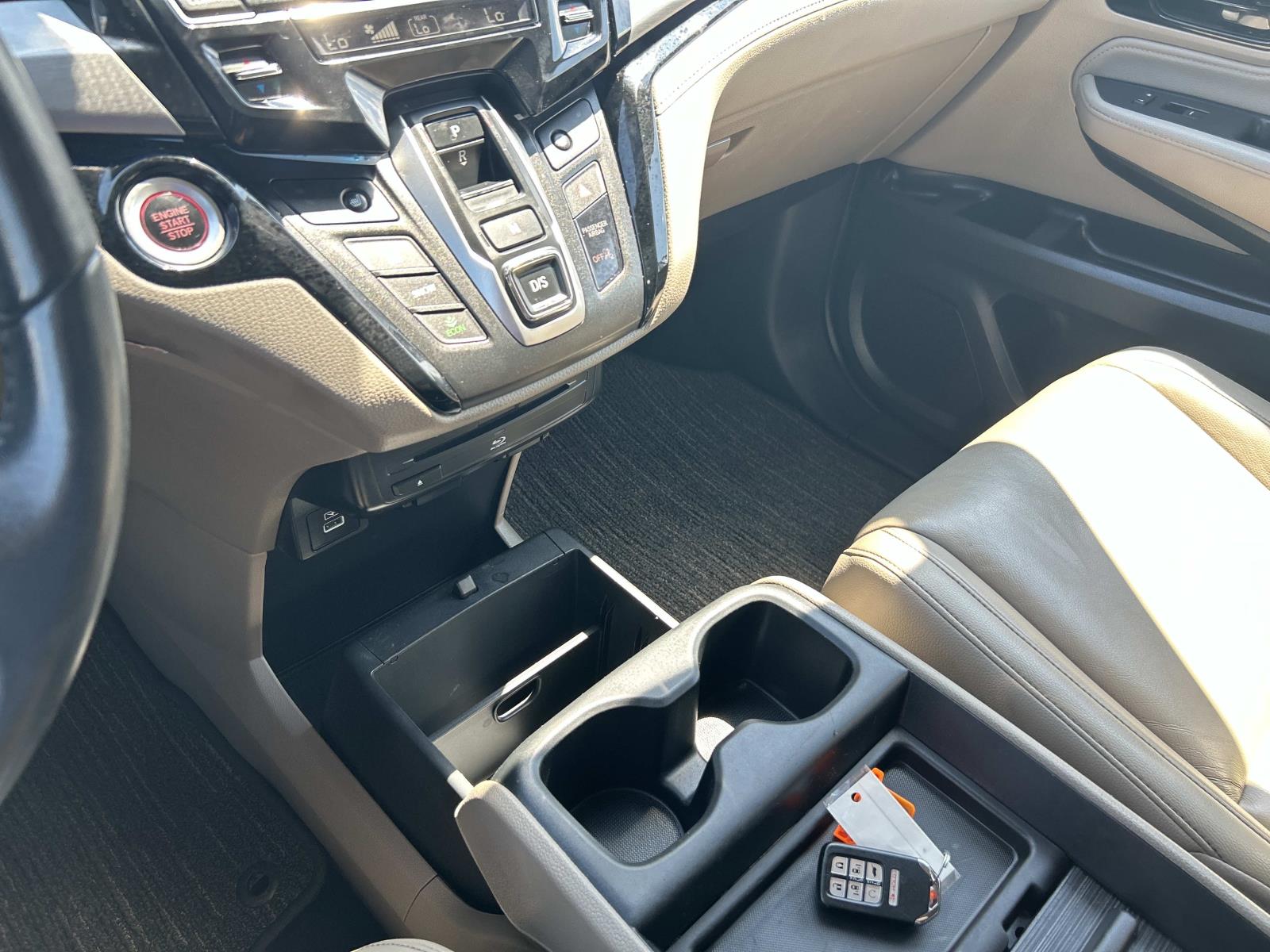 Used 2023 Honda Odyssey Van