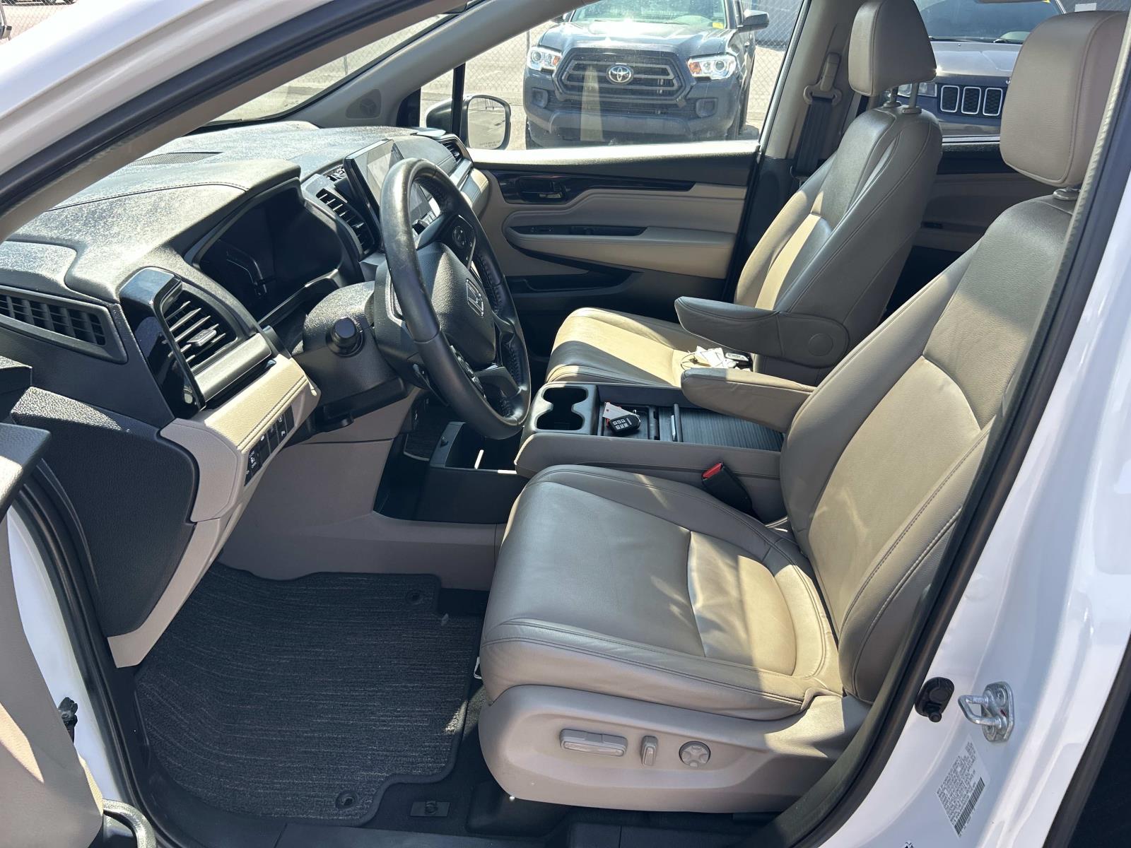 Used 2023 Honda Odyssey Van