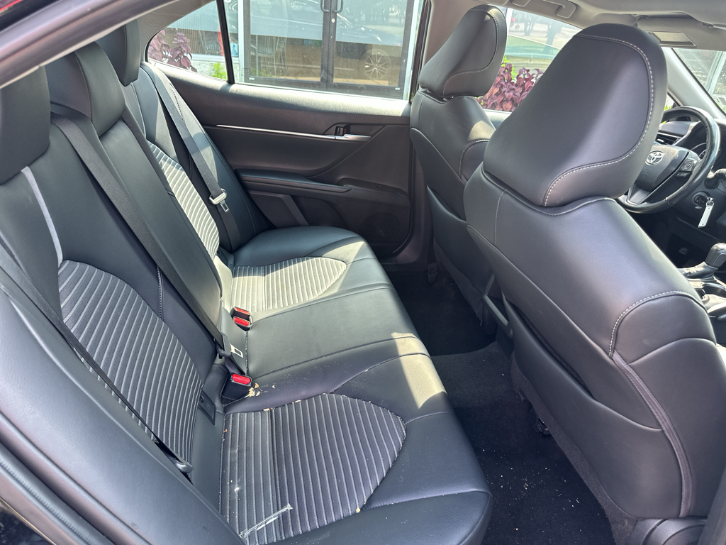 Vehicle photo 13