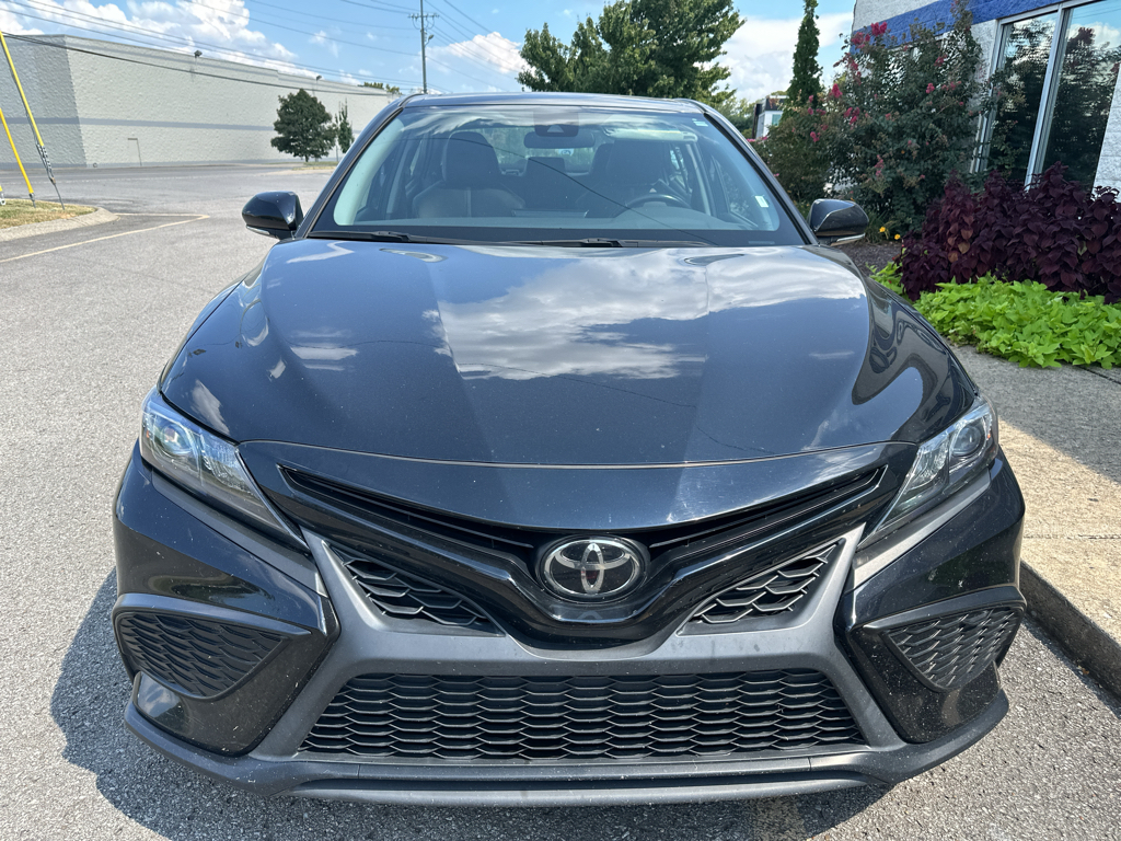 Vehicle photo 9