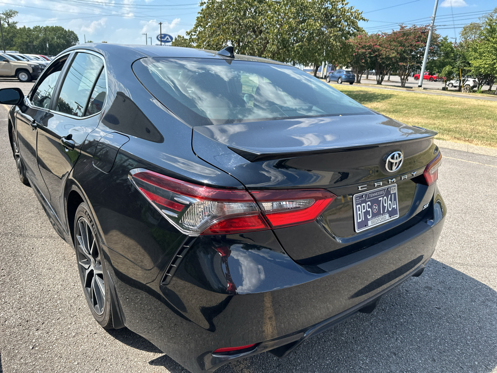 Vehicle photo 6
