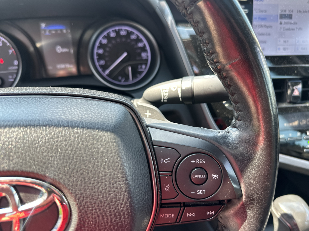 Vehicle photo 23