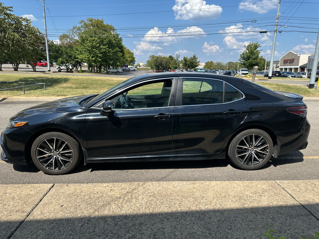 Vehicle photo 7