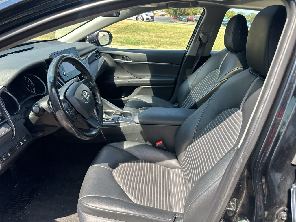 Vehicle photo 17