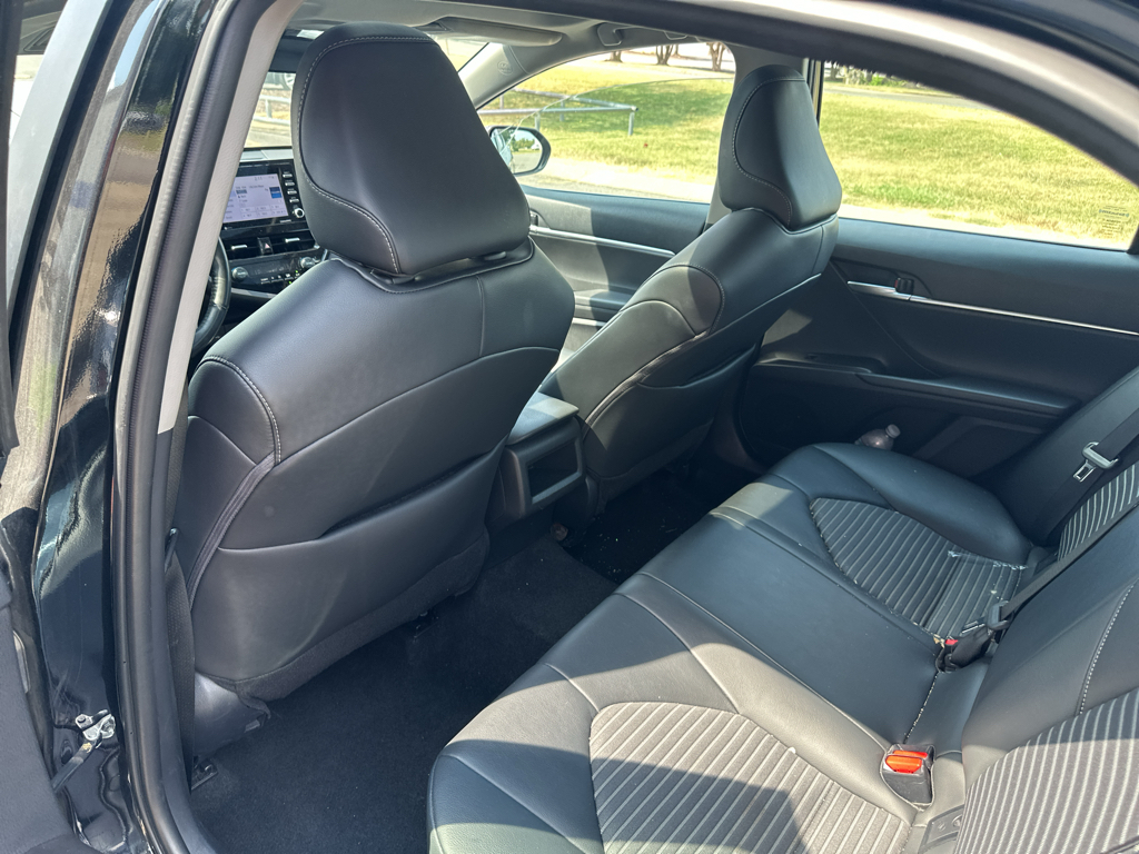 Vehicle photo 16