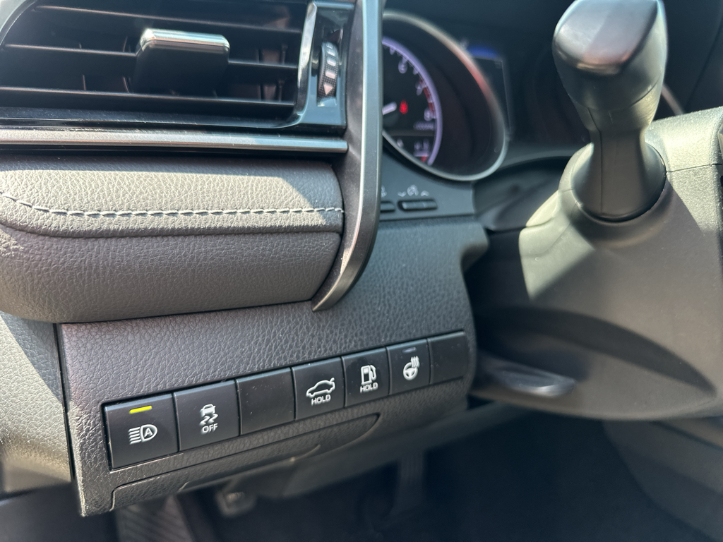 Vehicle photo 20
