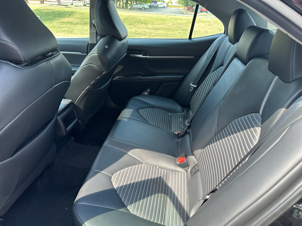 Vehicle photo 15
