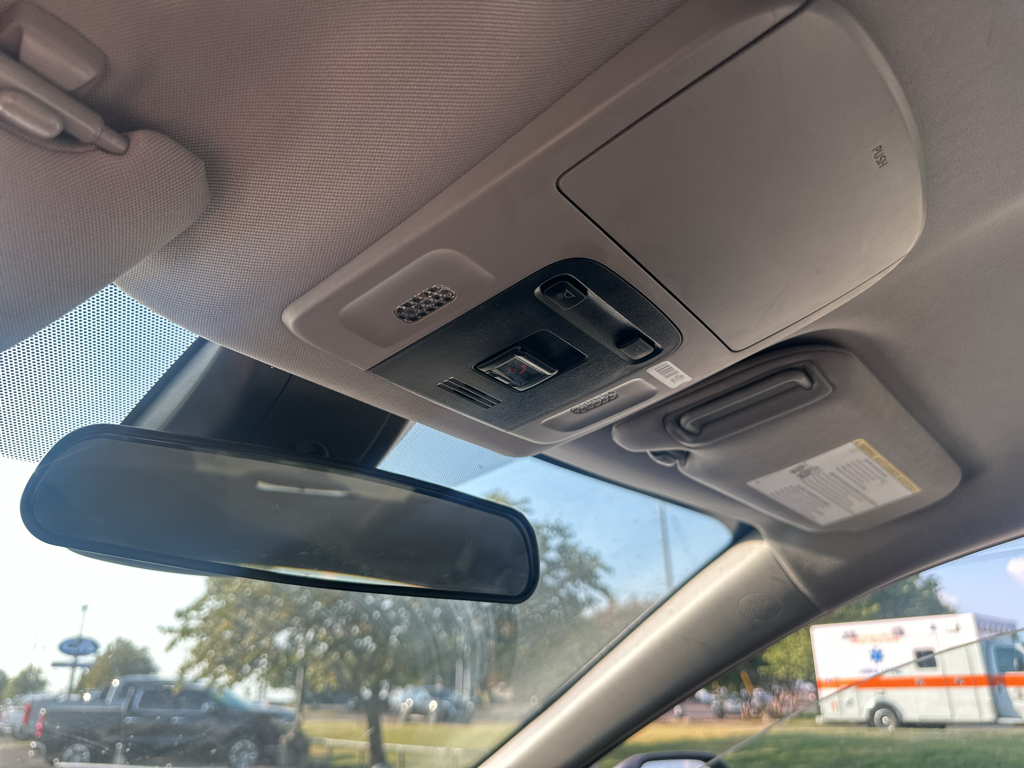 Vehicle photo 31