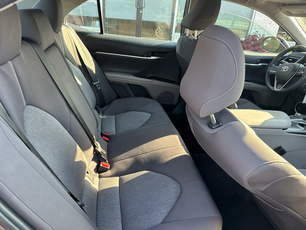 Vehicle photo 13