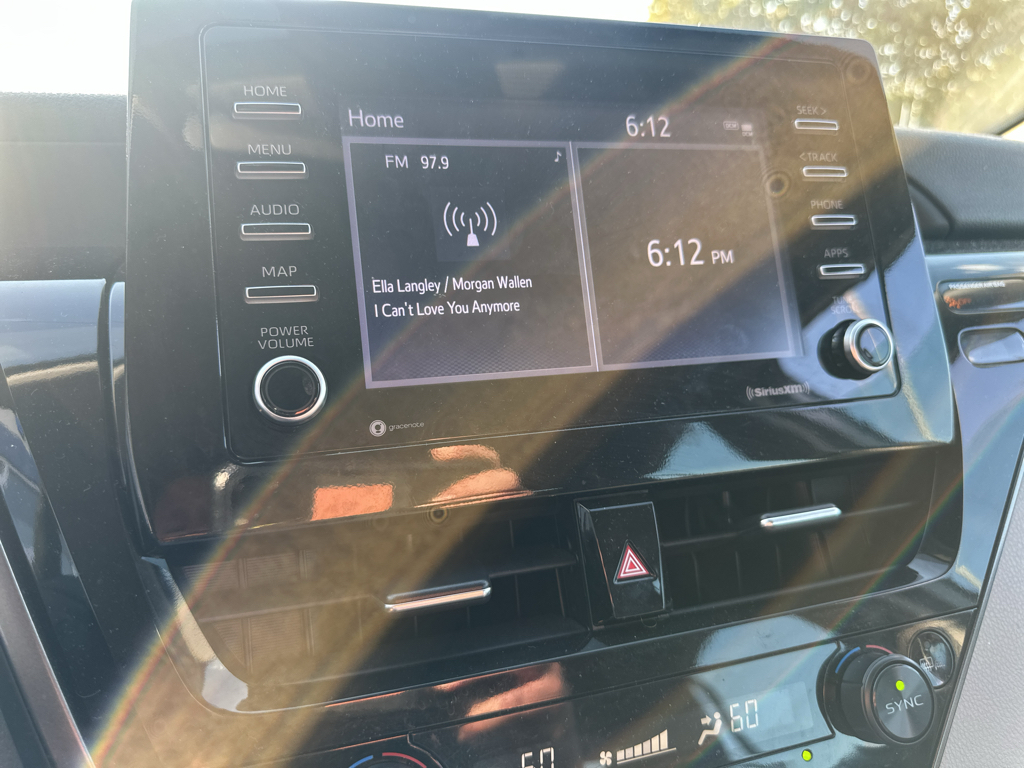 Vehicle photo 28