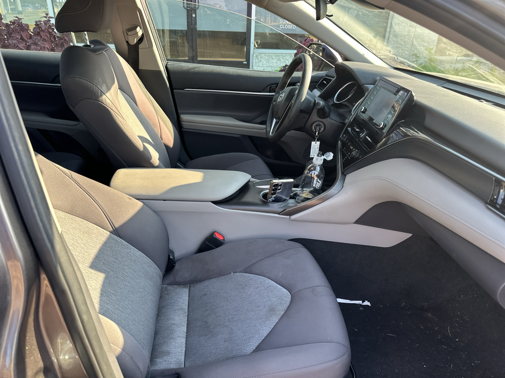 Vehicle photo 10