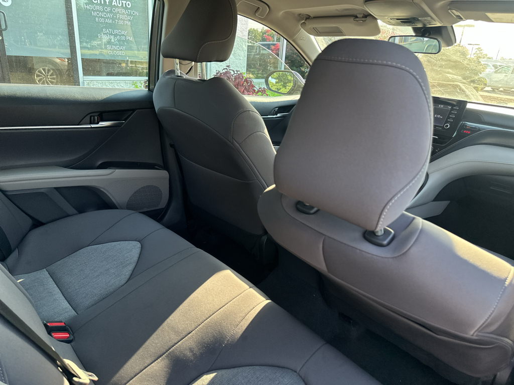 Vehicle photo 14