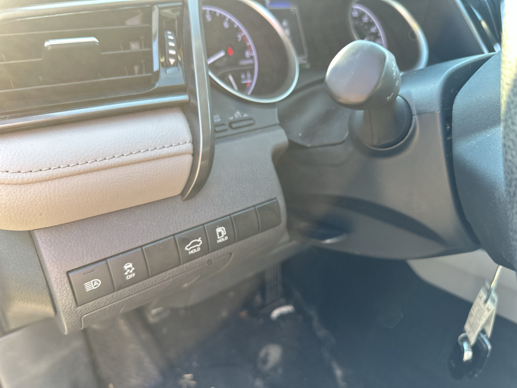 Vehicle photo 20