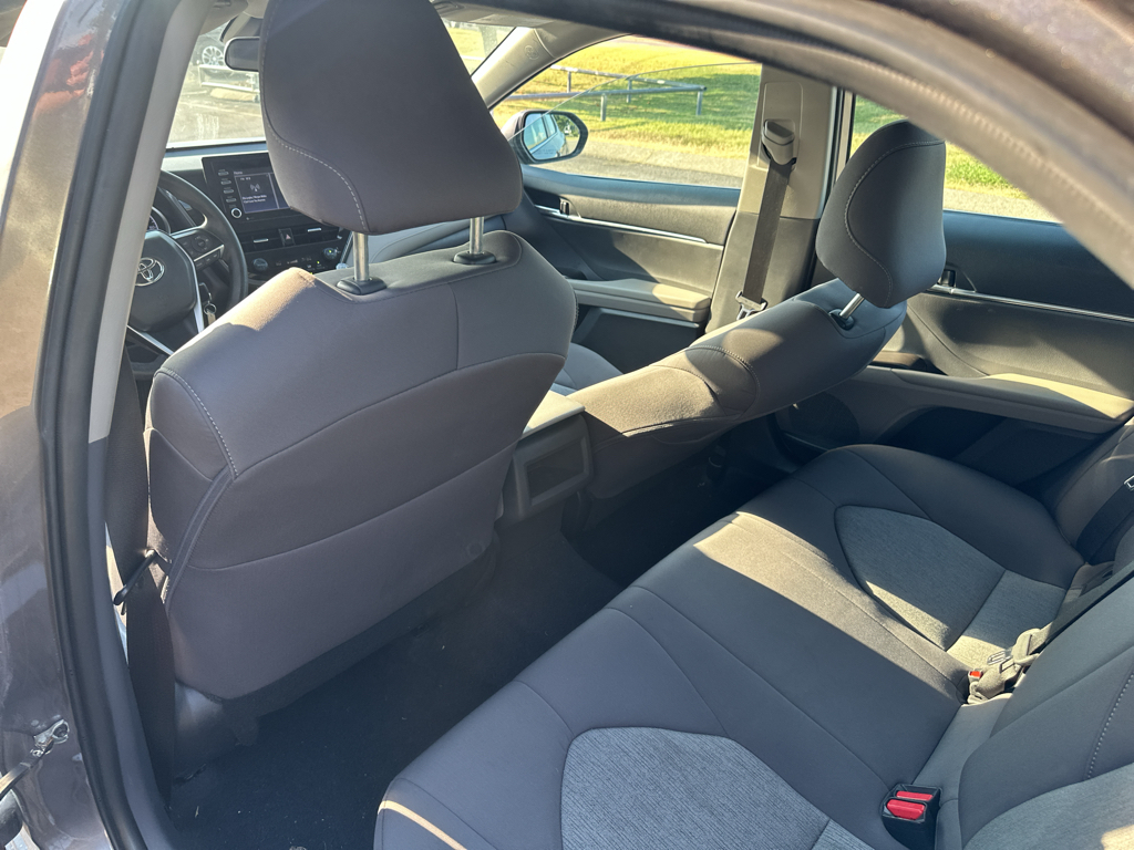 Vehicle photo 17