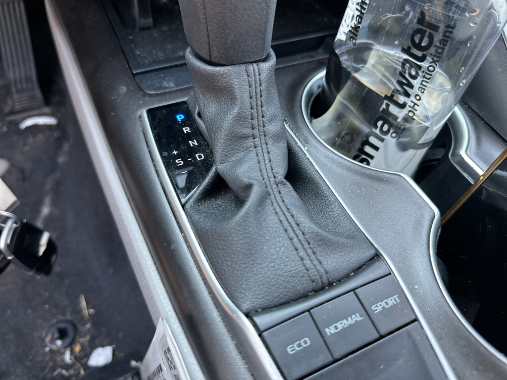 Vehicle photo 30
