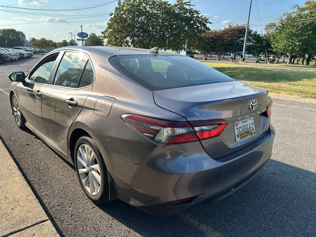 Vehicle photo 6