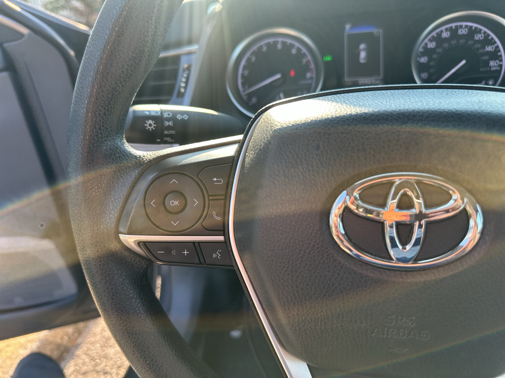 Vehicle photo 23