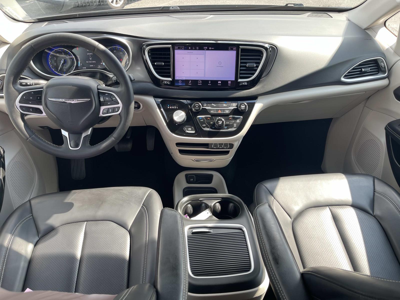 Used 2023 Chrysler Pacifica Van