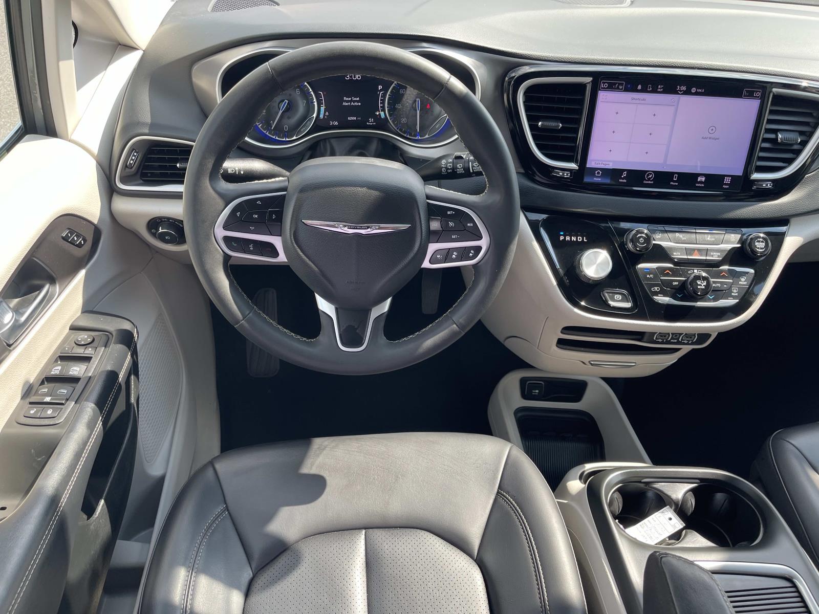 Used 2023 Chrysler Pacifica Van