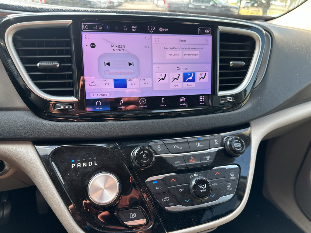 Used 2023 Chrysler Pacifica Van