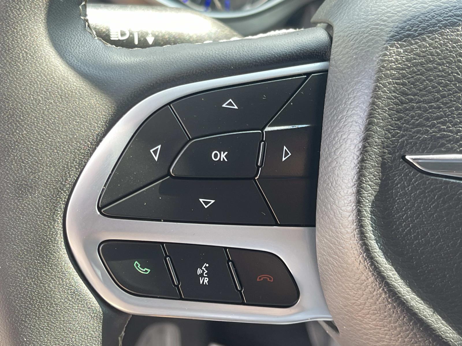 Used 2023 Chrysler Pacifica Van
