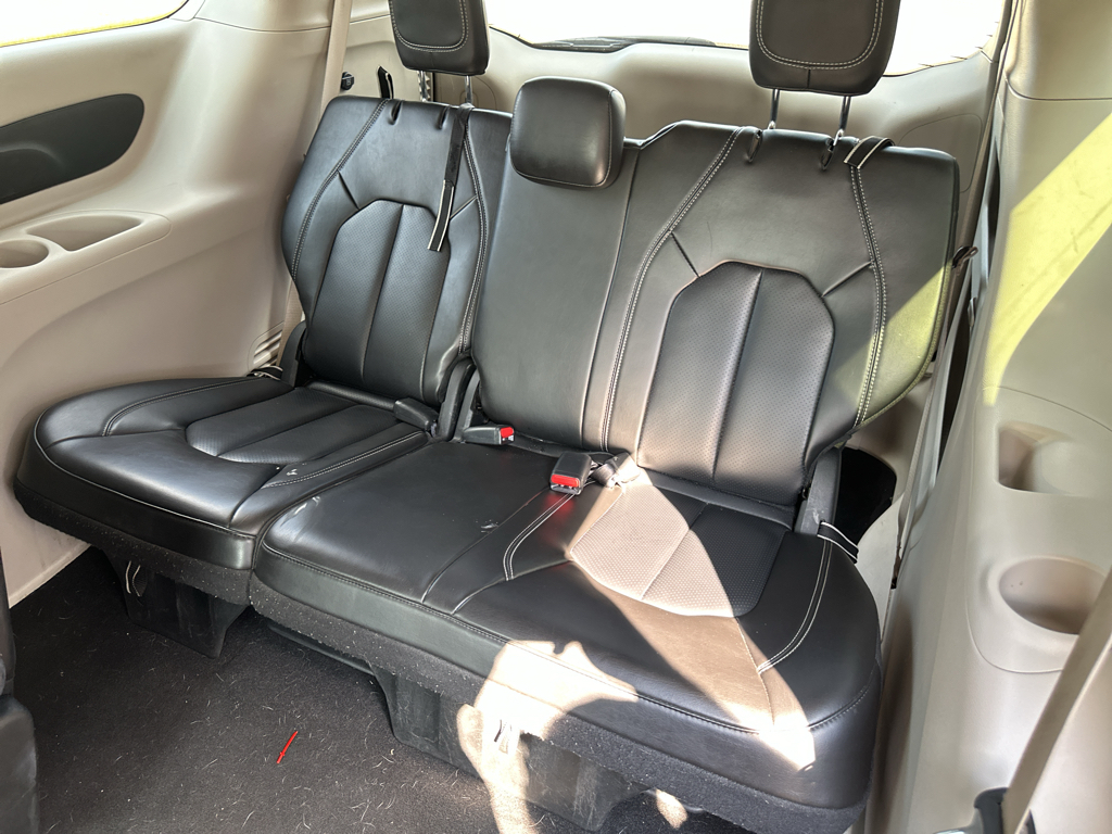 Used 2023 Chrysler Pacifica Van