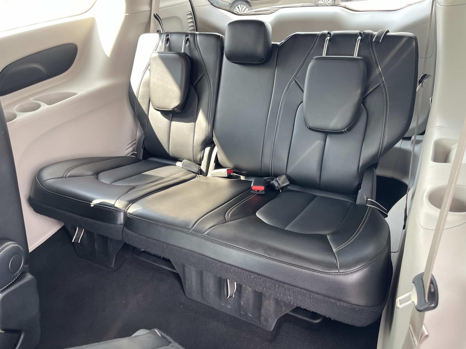 Used 2023 Chrysler Pacifica Van