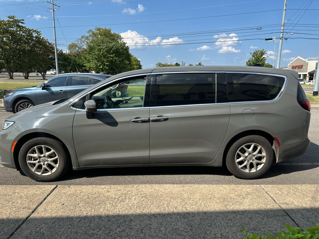 Used 2023 Chrysler Pacifica Van