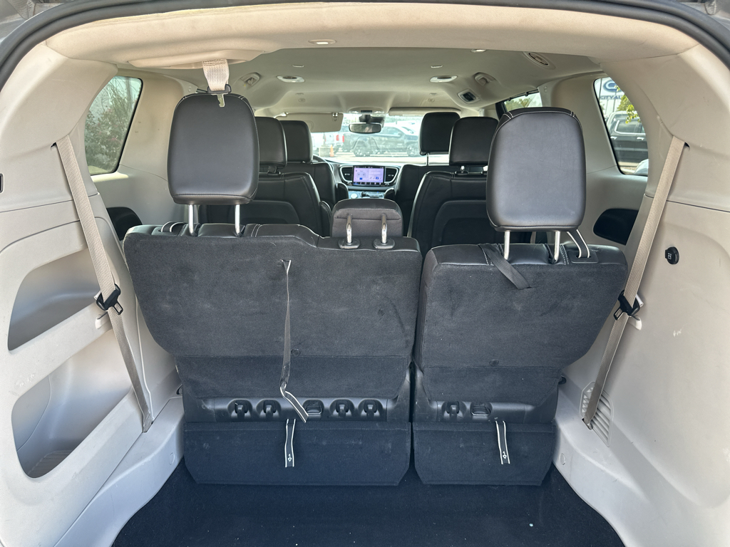 Used 2023 Chrysler Pacifica Van
