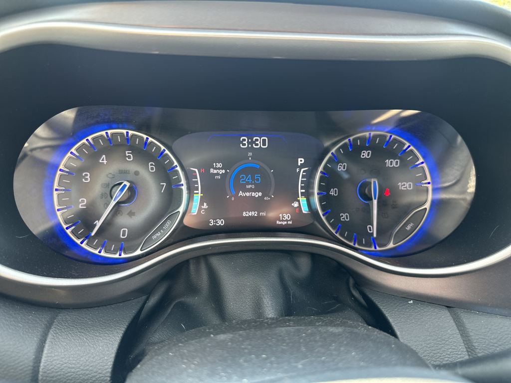 Used 2023 Chrysler Pacifica Van