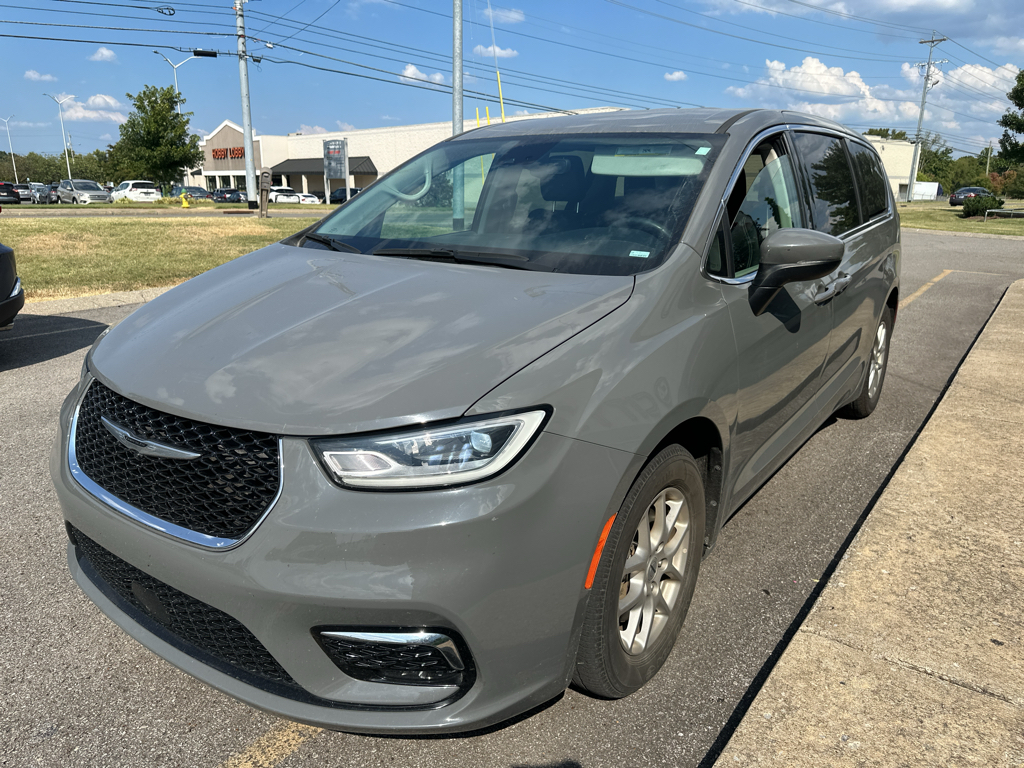 Used 2023 Chrysler Pacifica Van