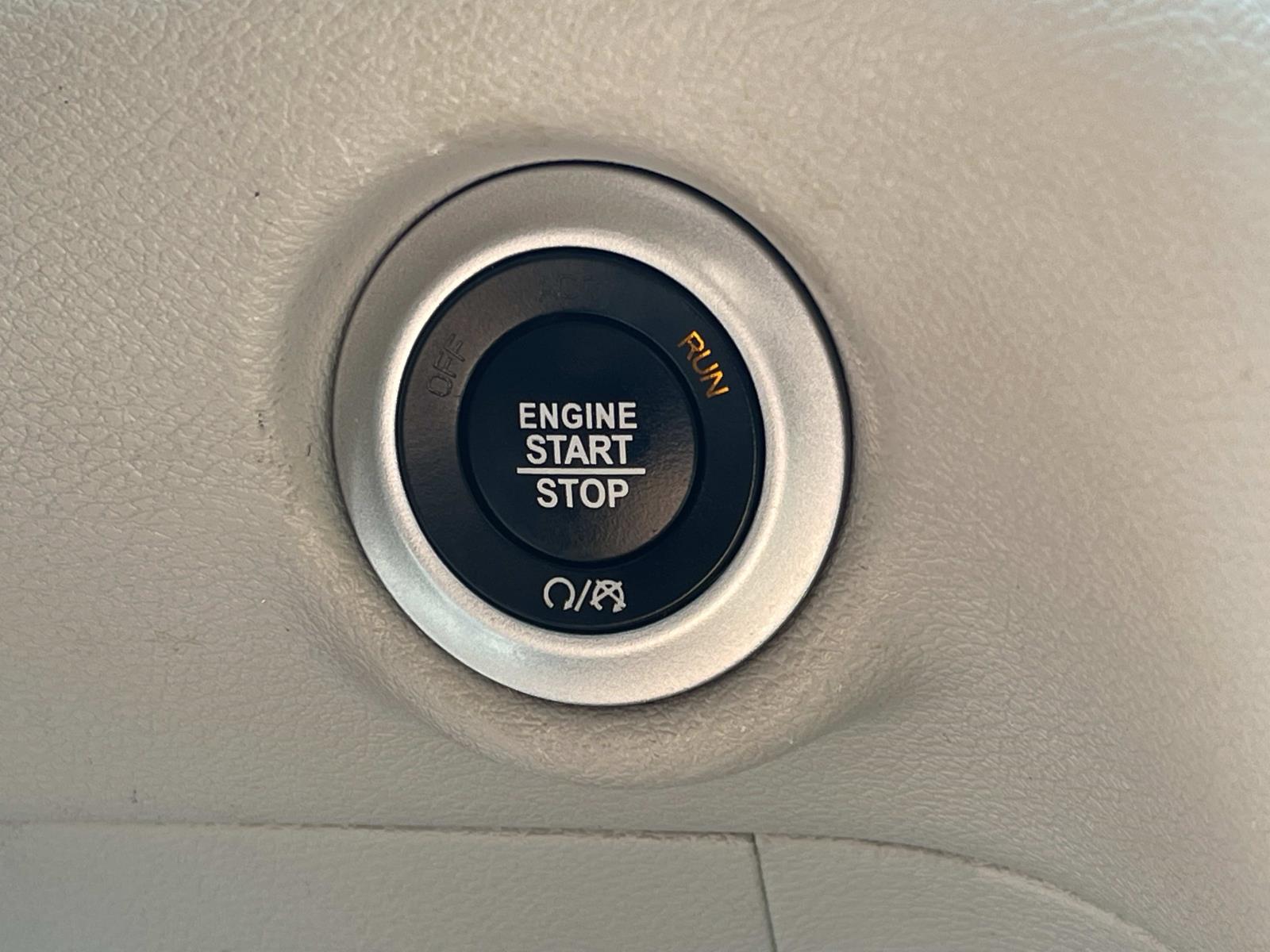 Used 2023 Chrysler Pacifica Van