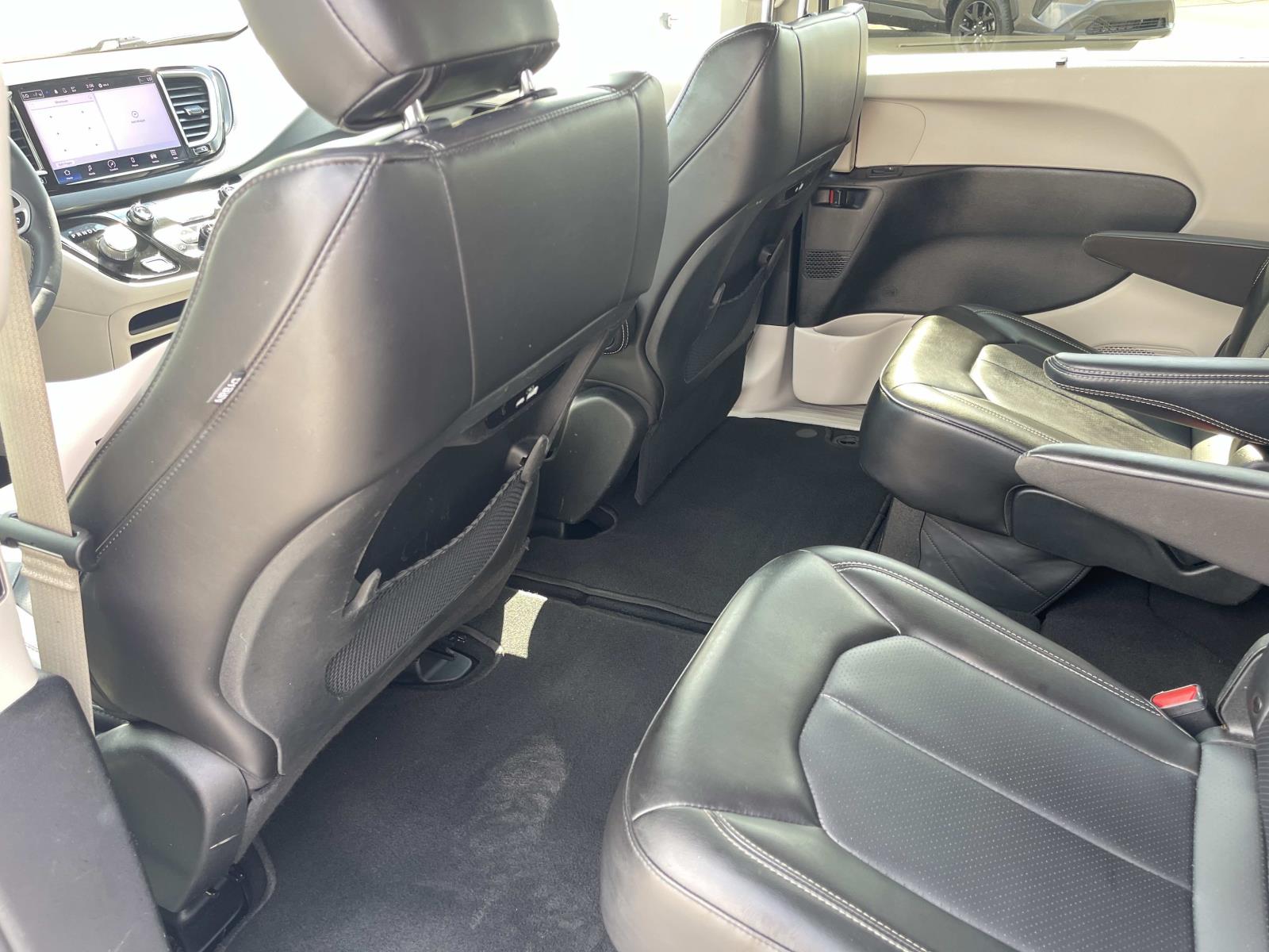 Used 2023 Chrysler Pacifica Van