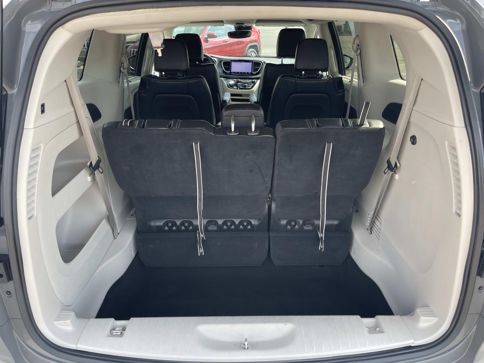 Used 2023 Chrysler Pacifica Van