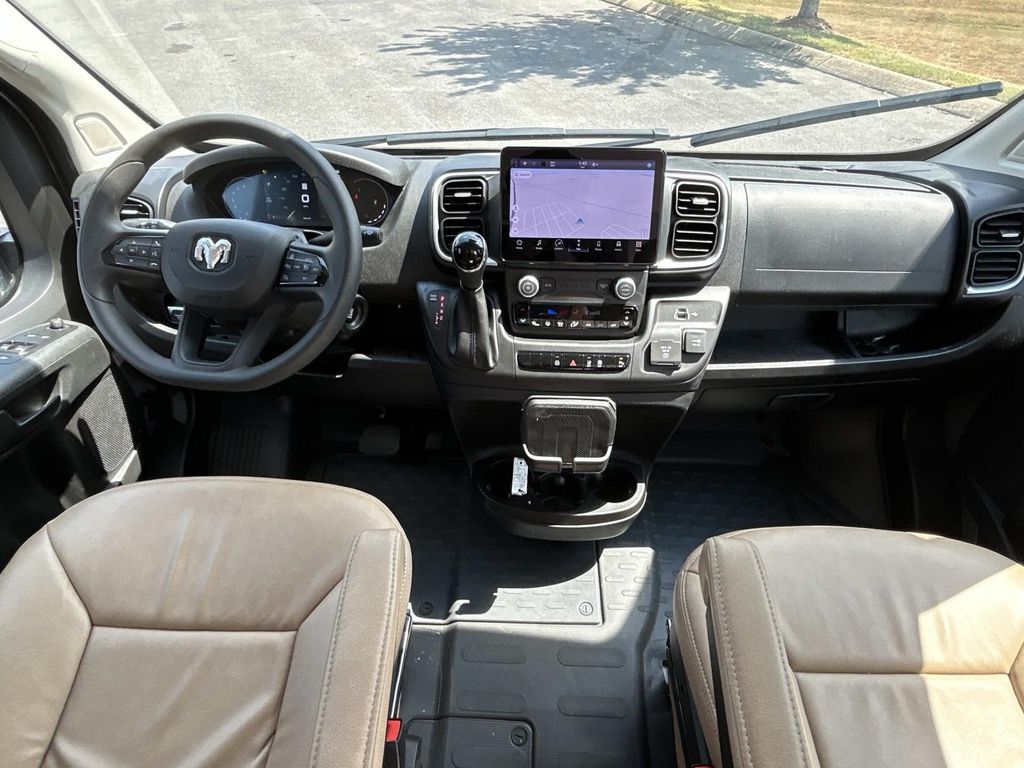 Vehicle photo 41