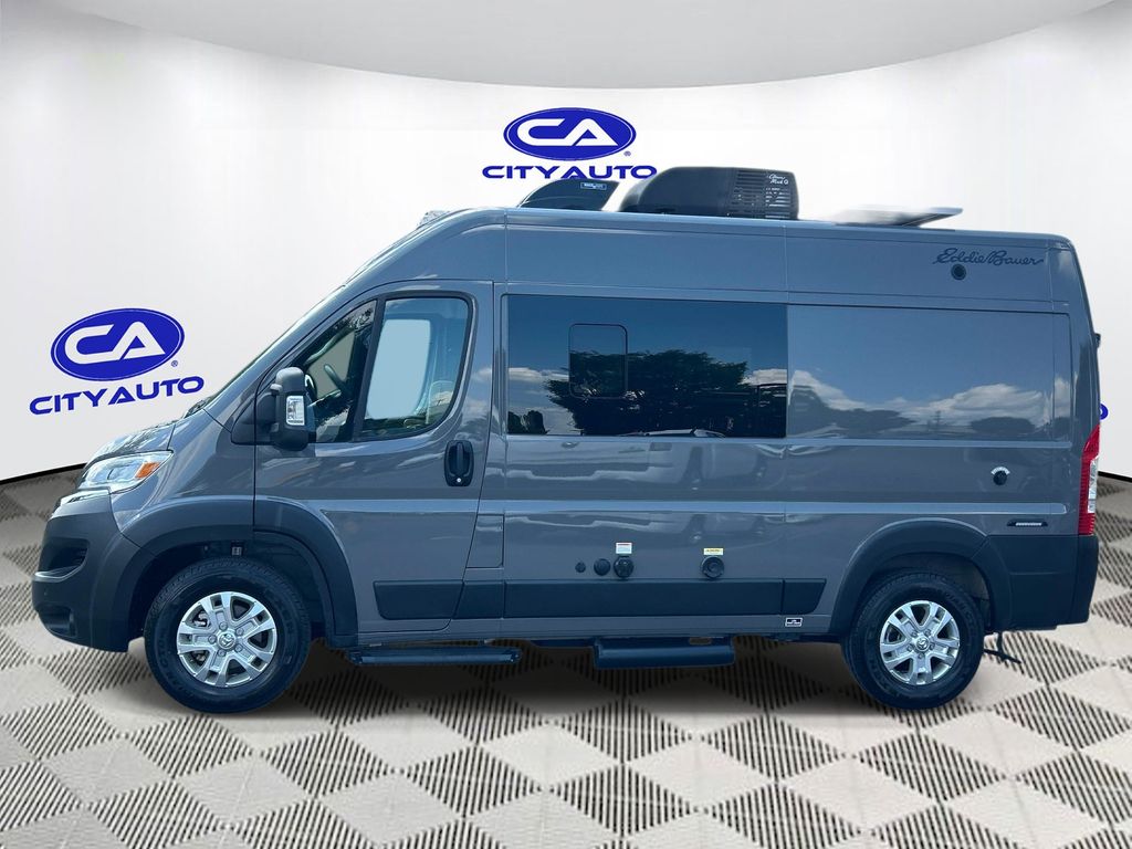Vehicle photo 7