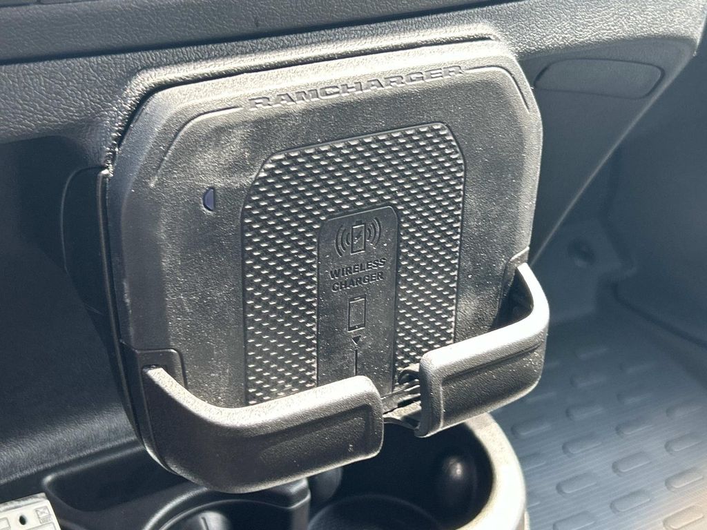 Vehicle photo 51