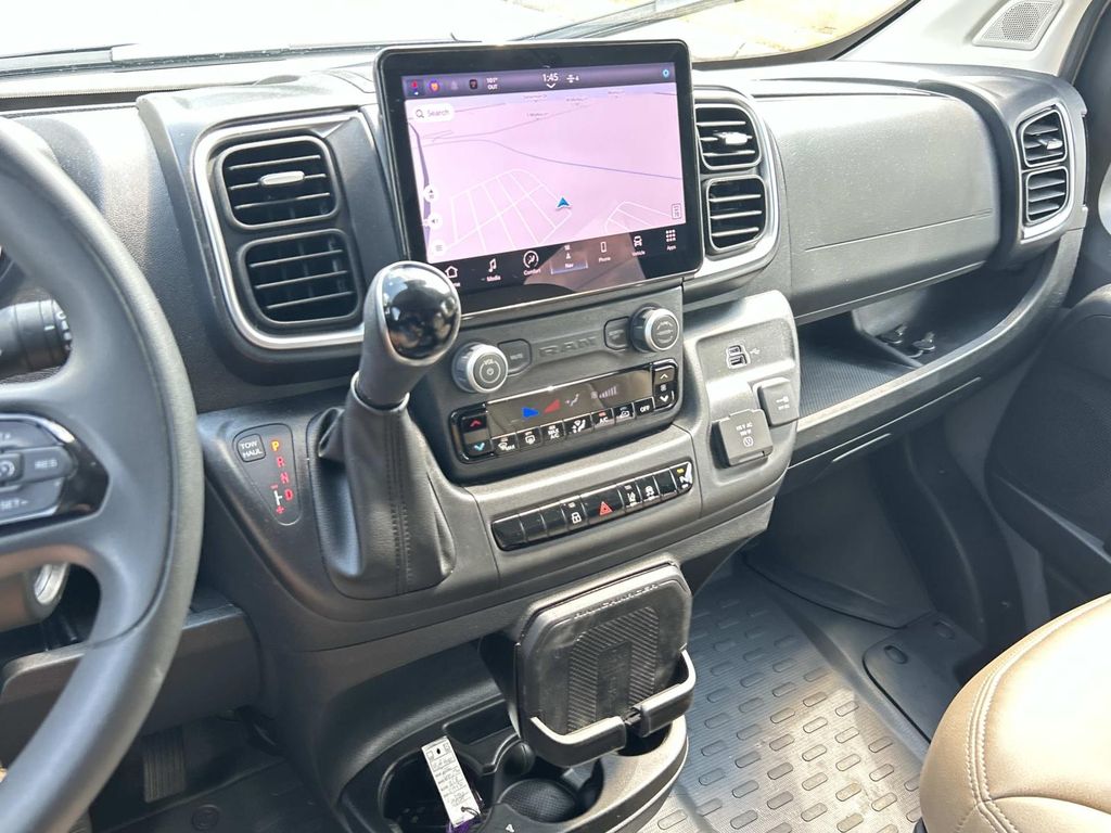 Vehicle photo 47