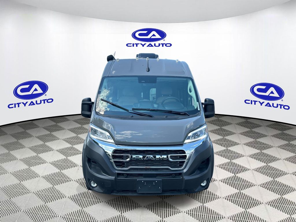 Vehicle photo 10