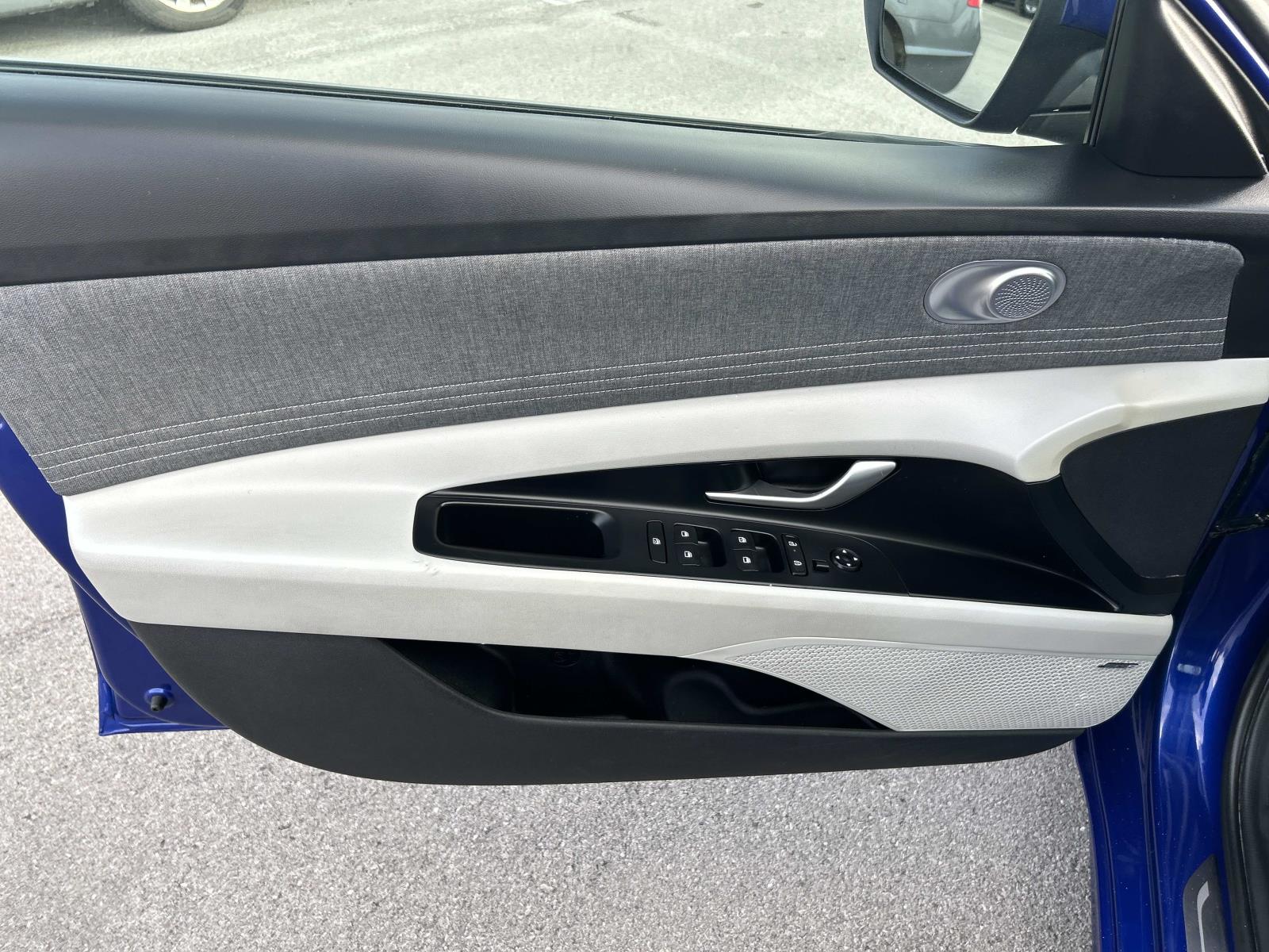 Used 2025 Hyundai Elantra Sedan