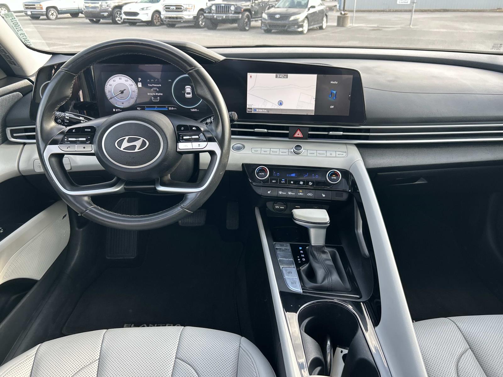 Used 2025 Hyundai Elantra Sedan